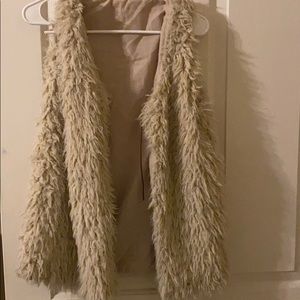 Women’s vest tan color faux fur